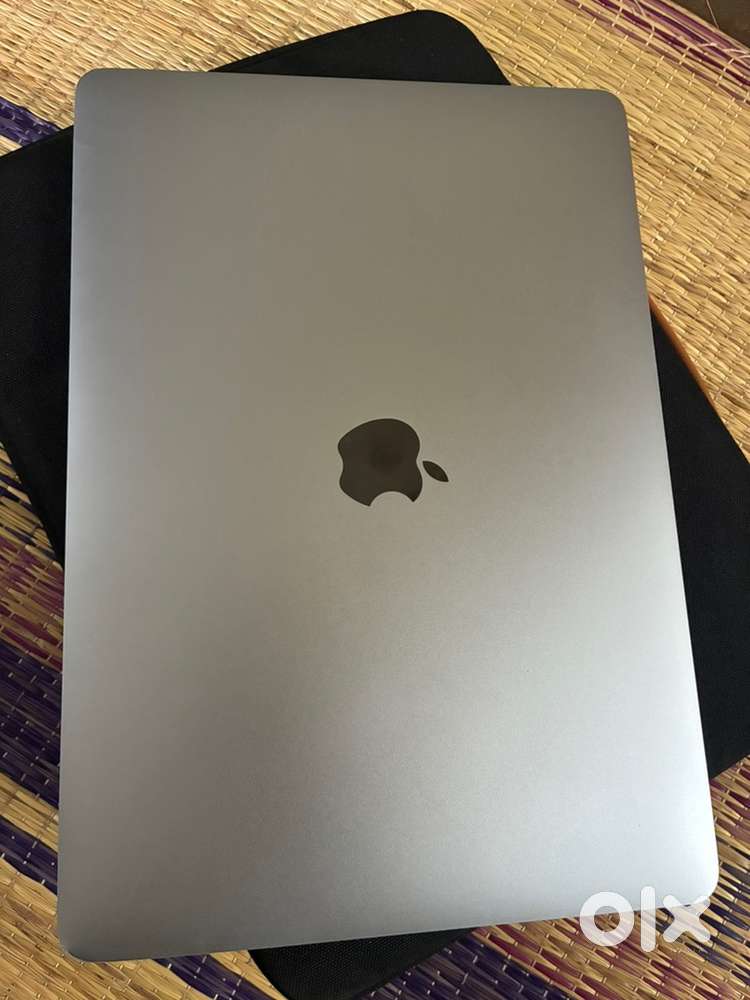 Apple MacBook Air M1 8GB 256GB purchased in 2022 very good condition