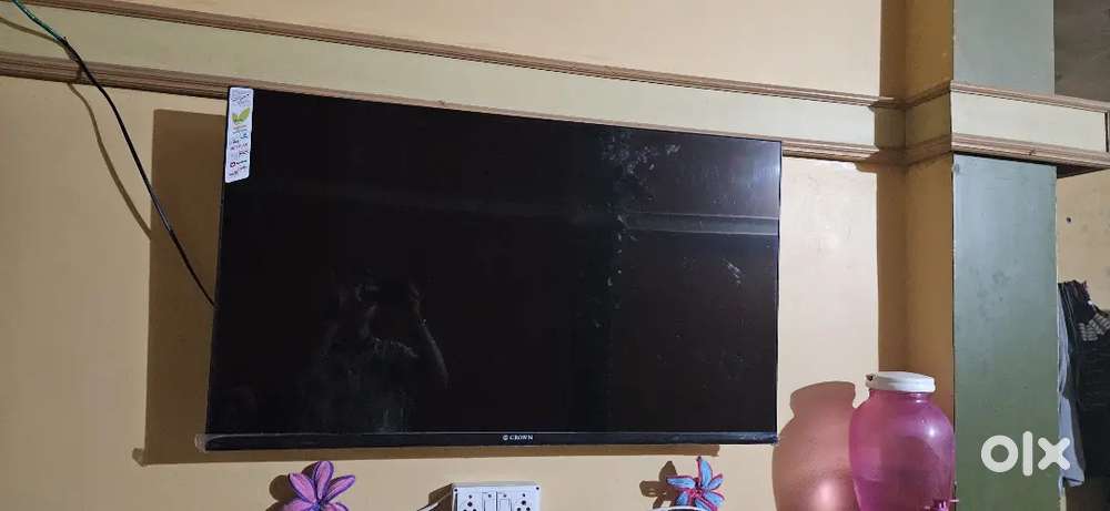Crown tv 43 inch