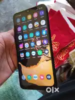Realme 3  4g phone (4/64) phone with adeptor