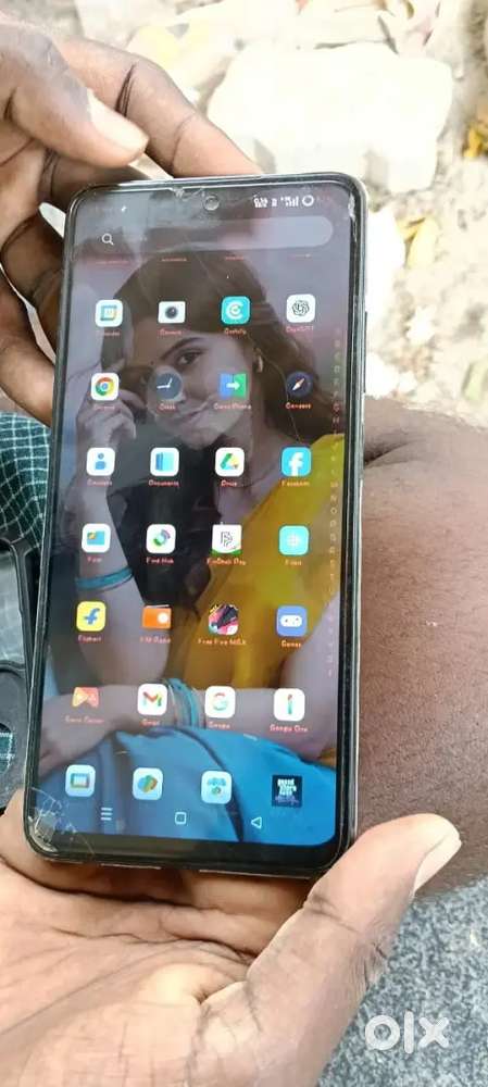 Oppo a3pro 5g 8+256 storage box kit and charger his phone is 8months