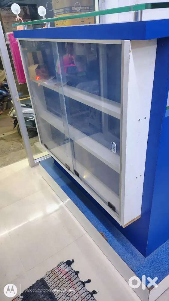 Sturdy shop table/Counter table (Like New)
