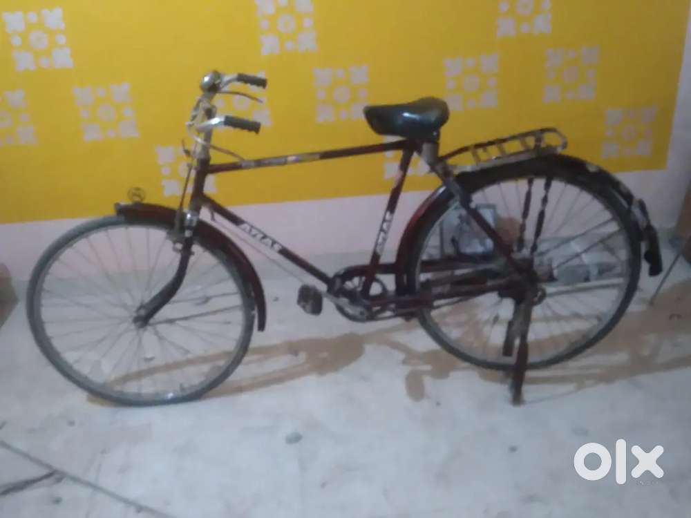 4 साल पुरानी एकदम नई कंडीशन