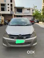 Toyota Innova 2004-2011 2.0 G (Petrol) 8 Seater BS IV, 2006, Diesel
