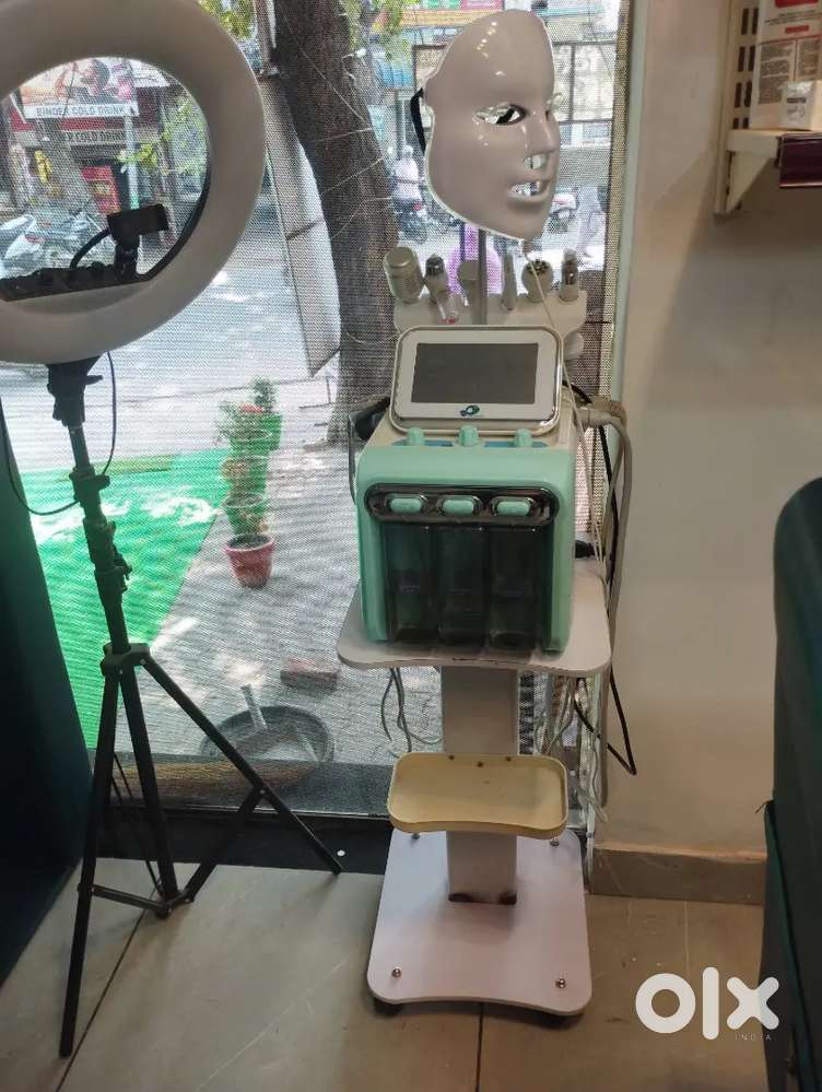 Hydra Facial Machine