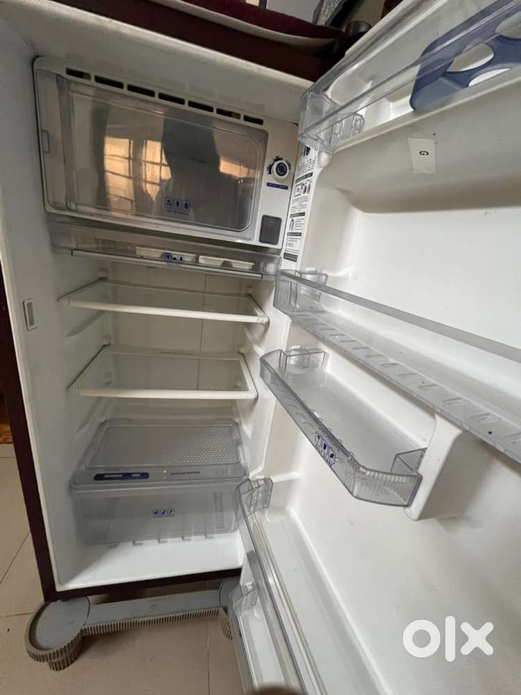 Whirpool Fridge 190L