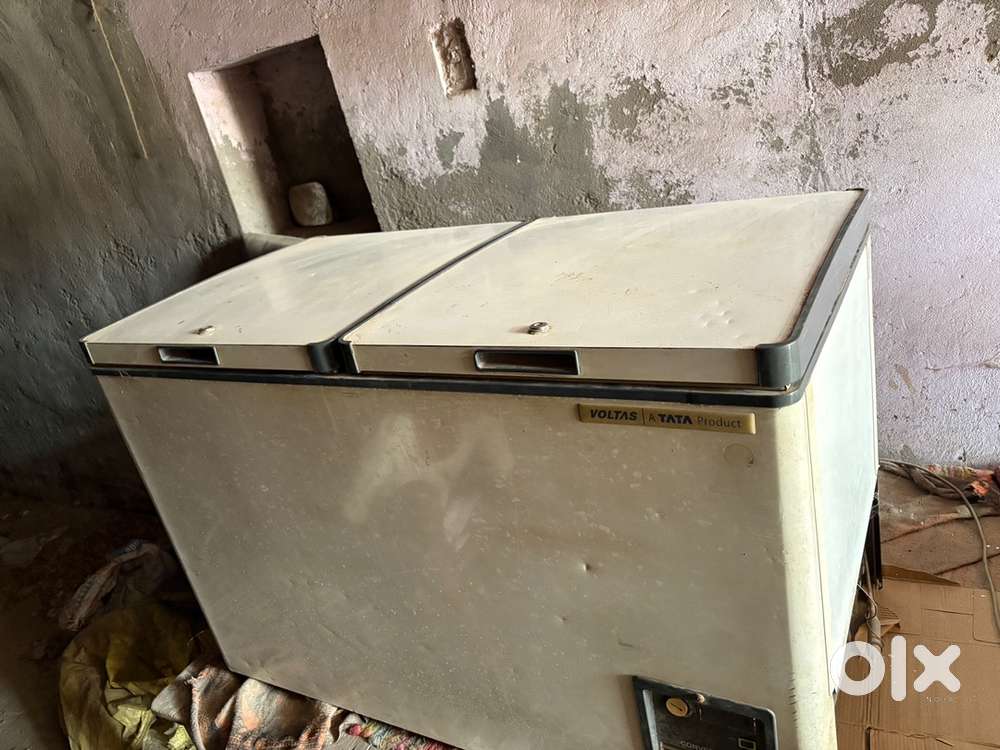 Deep fridge VOLTAS