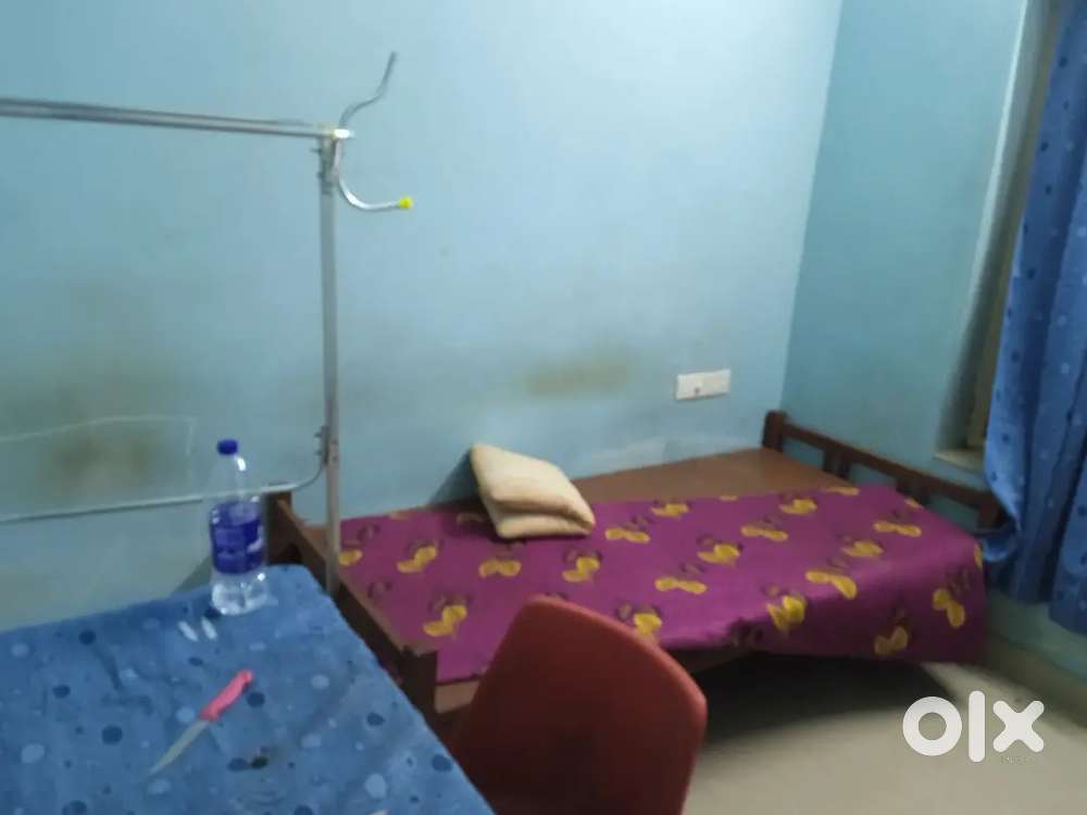 Single or sharing Room for rent at PMG junction