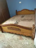Queen size wood cot