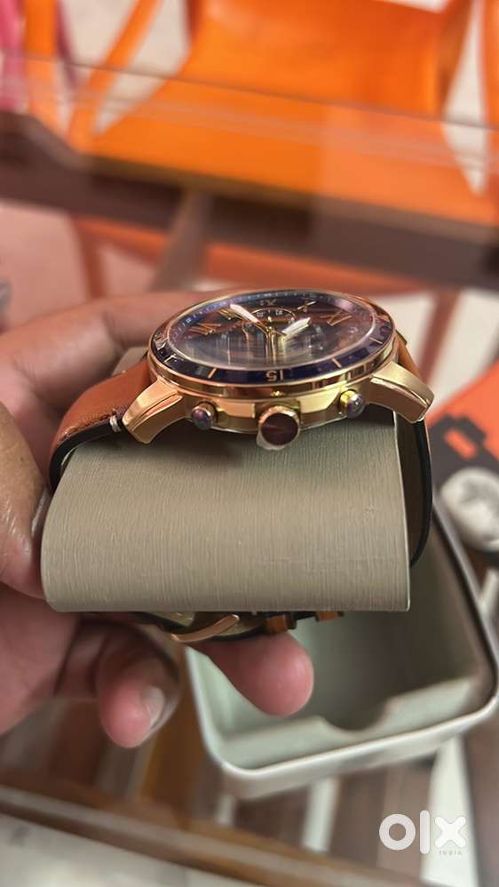 Codence create copture C f4 f5.5 fossil watch