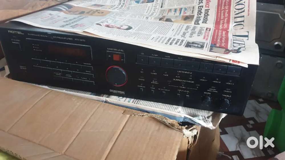 Rotel FM, bose cubes