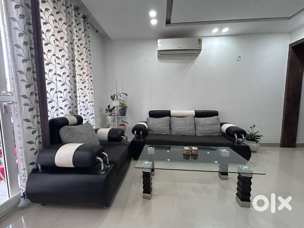5 Seater sofa and Center table