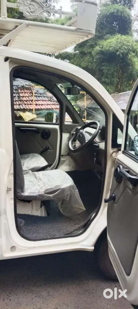 New zetho vehicle, less used and showroom track