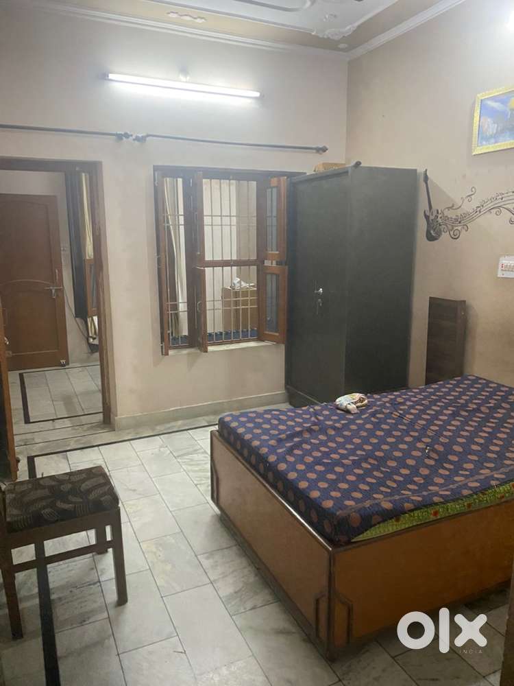 Home for rent 100 gaj semi furnished fmly only