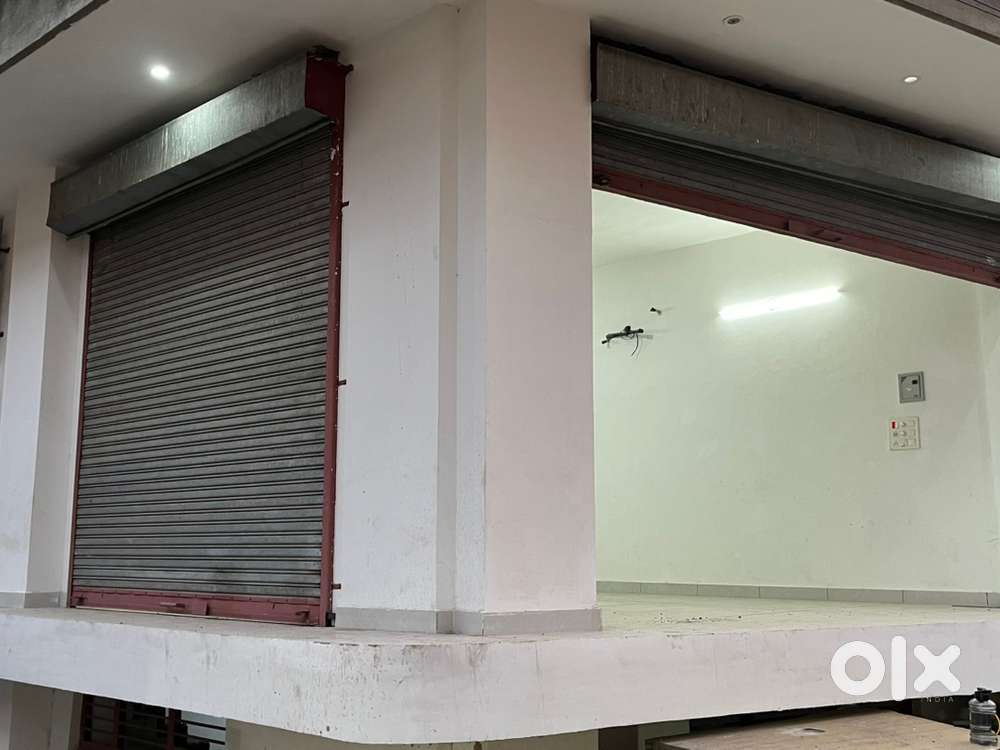 Shop available for rent near market area