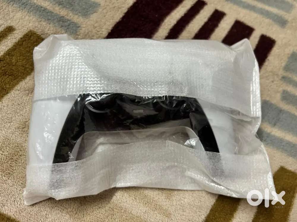 Ps5 slim disc edition brand new 1-year warranty 600 games subsision.