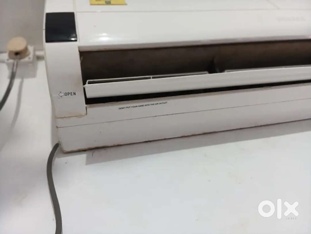 Voltas Air conditioning 1.5 ton without installation
