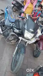 Single handed Chali Hui gadi ठीक-ठाक condition mein hai