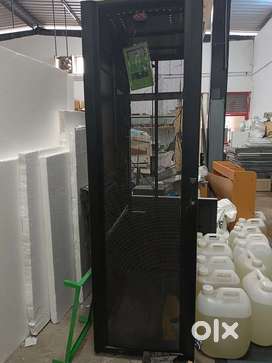 Server rack apc