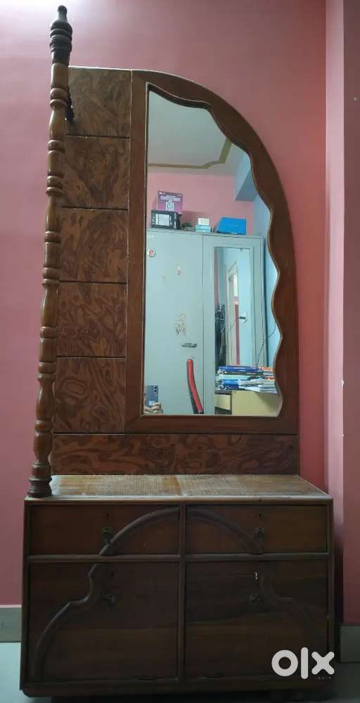 Vintage dressing table on sale