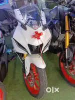 YAMAHA R15 V4