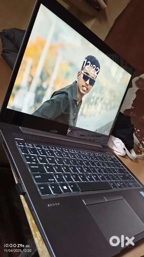 Hp z book touch screen laptop i5 8 genration 8/128