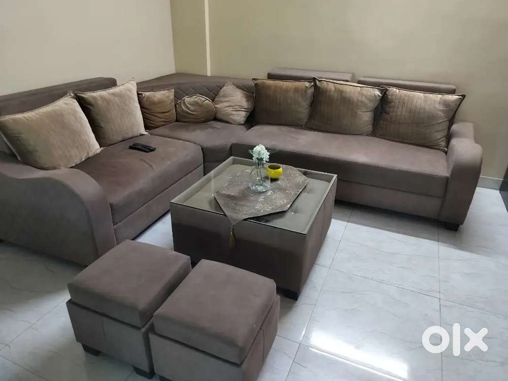 Sofa set with table