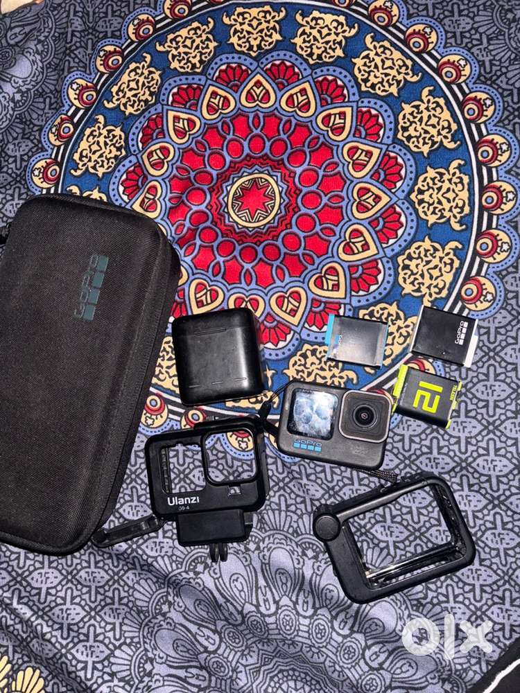 Go pro Hero 10(2yrs old)+3 batteries+3in 1 battery charger+media mod