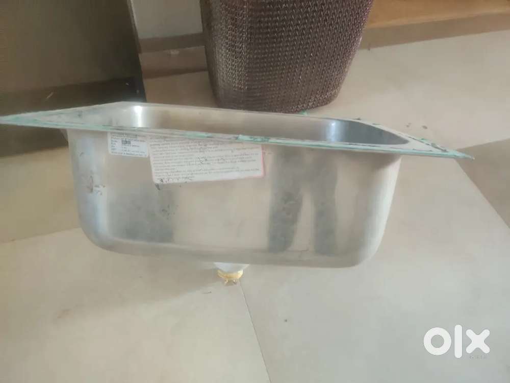 2*1.6ft Nirali kitchen sink in very good condition