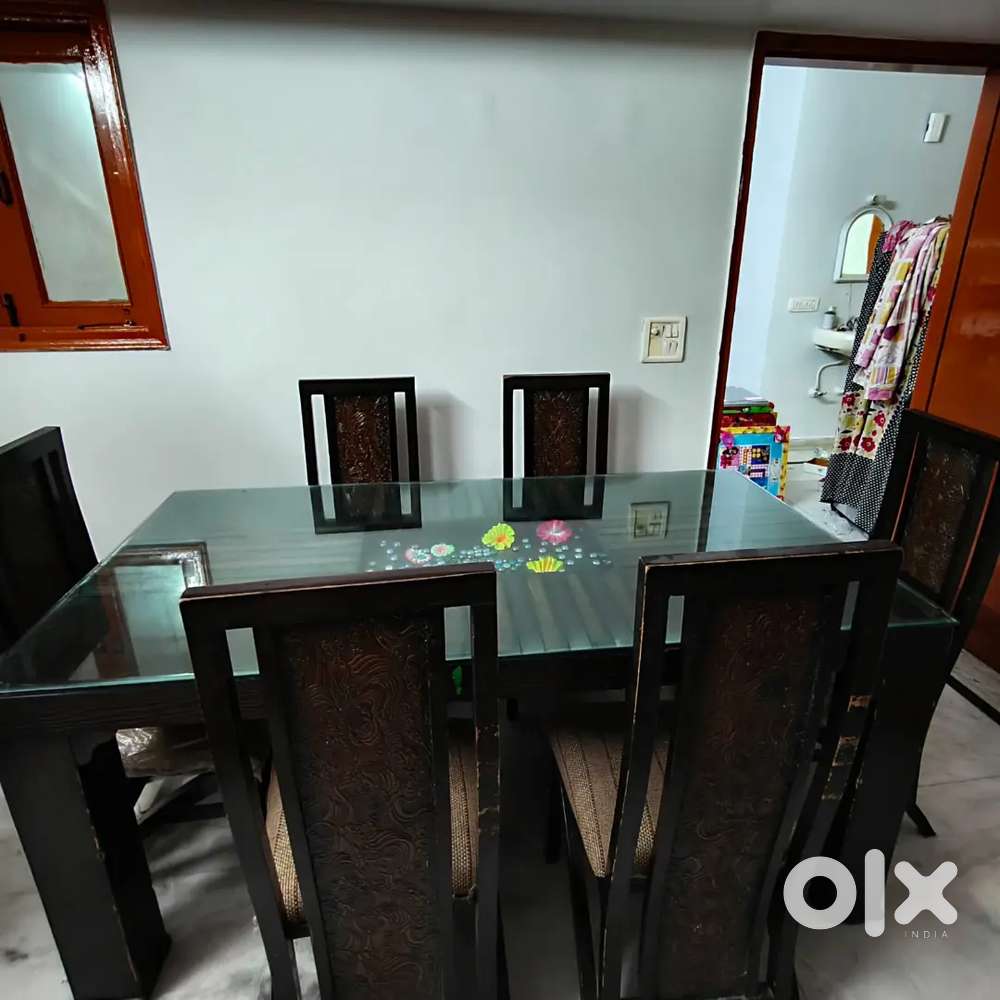 Dining table 6 sitter