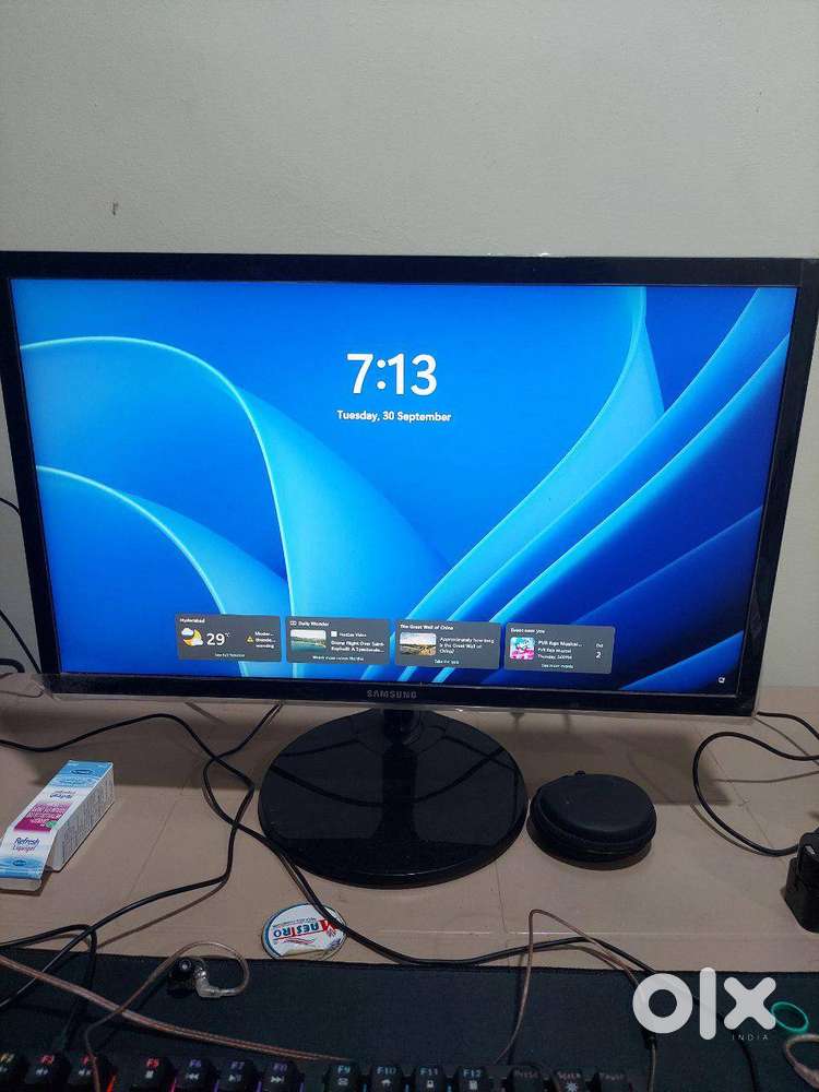 Samsung 22-inch LS22F350FHWXXL Monitor