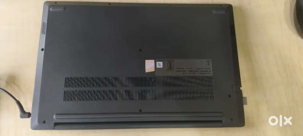 Lenovo V15