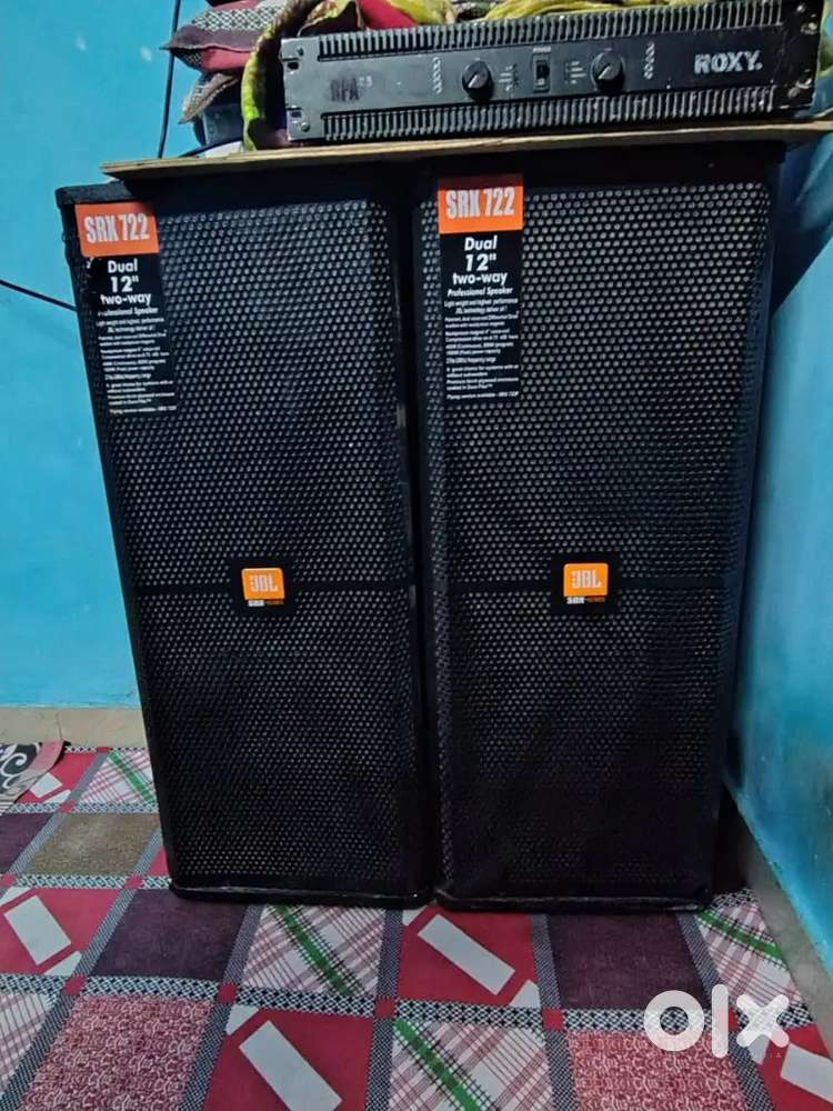 New un use top 12dual 1600watt paint body me 2000watt amp all wires