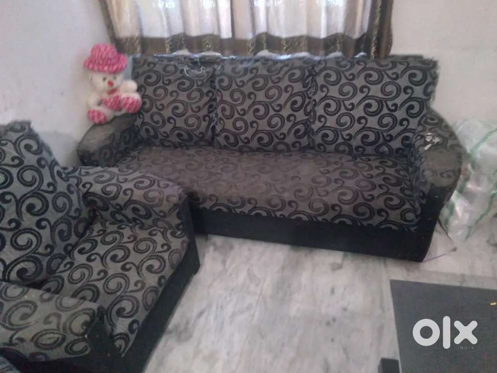 Seven seater sofa set