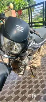 गाड़ी अच्छी कंडीशन में सिंगल हैंड है