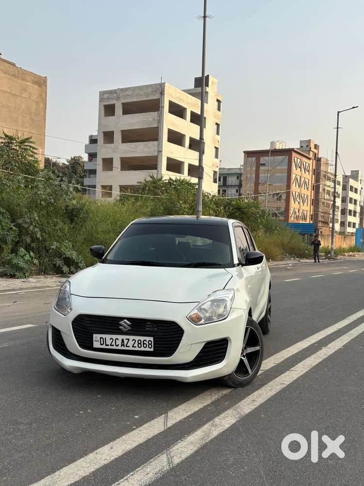 Maruti Suzuki Swift LXI Optional-O, 2018, Petrol