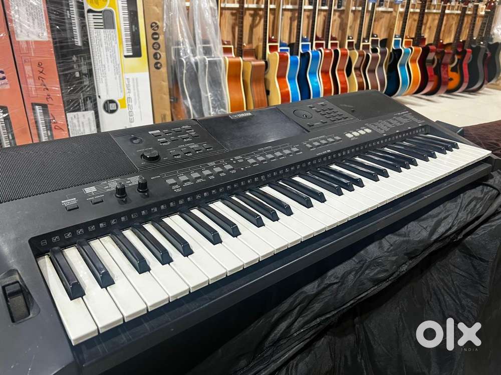 Yamaha PSR E463 Digital Piano/ Keyboard