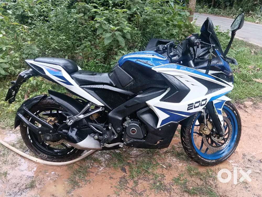 Pulsar Rs 200
