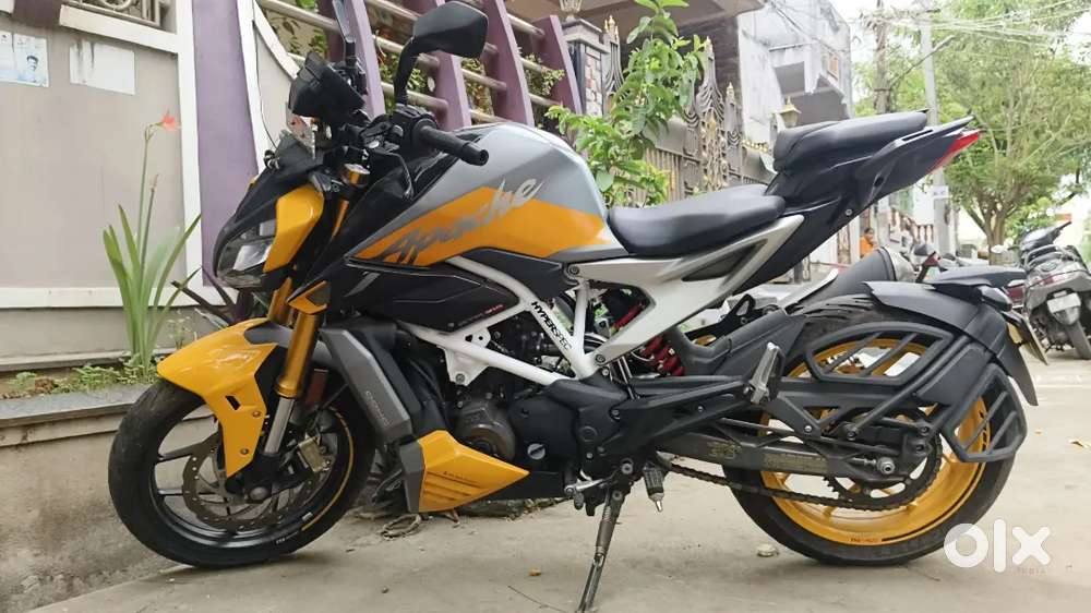 Doctor used bike neat condition less deiven