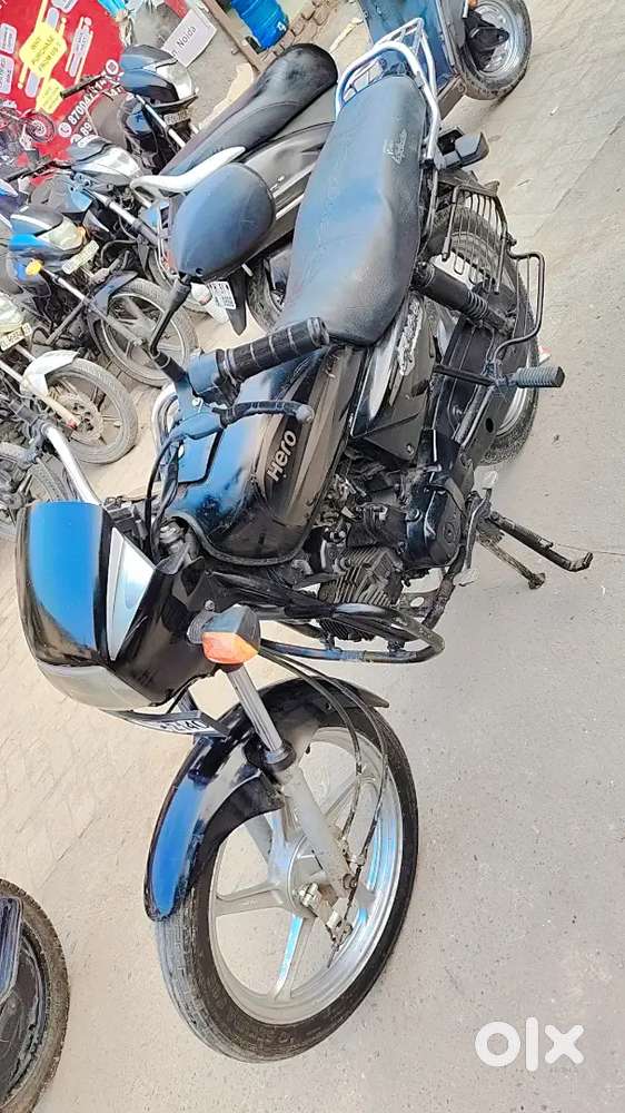 Hero splendor plus self start bike good engine good tayre all ok 1st