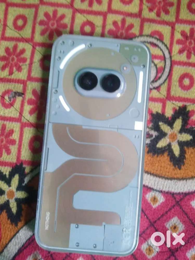 NOTHING 2A PLUS 5G  25 DAYS OLD 8/8 256 GOOD CONDITION