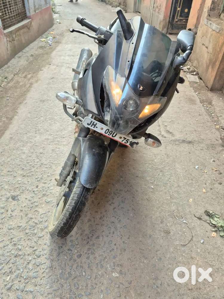 BAJAJ PULSAR 220F 2013 MODEL