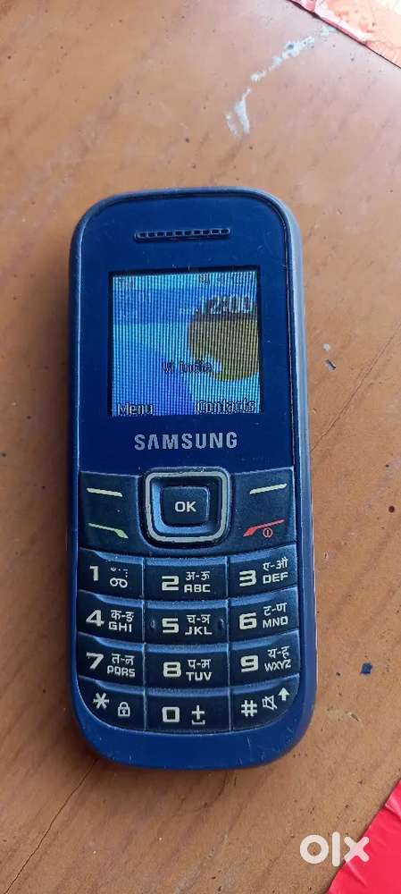 Mobile pura ok a price last a back cover nahi hai