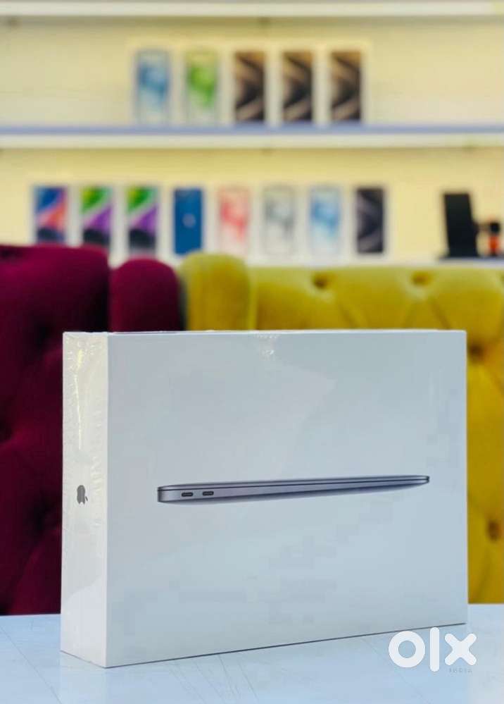 MAC BOOK AIR M1 (8/256GB) SEALED WITH ONE YEAR WARRANTY AND BILL