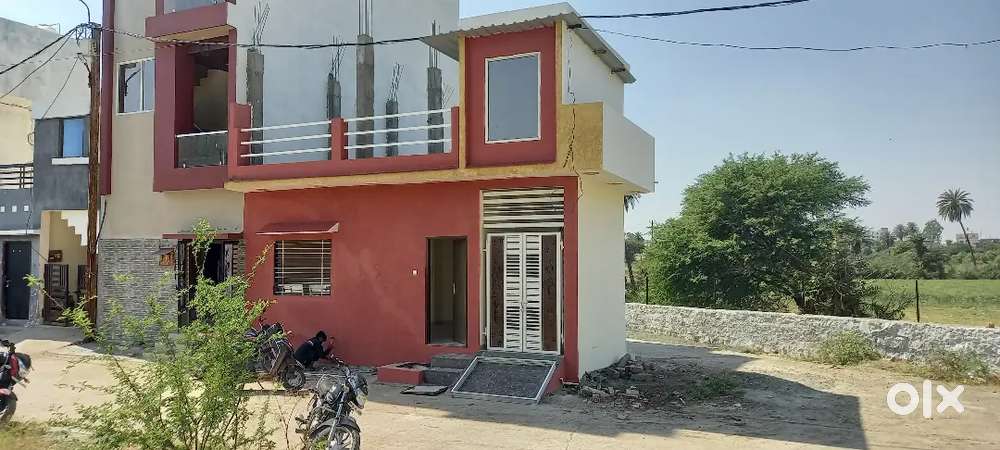 देवास नाके के पास में नया घर बेचना है