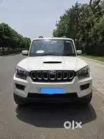 Mahindra Scorpio S6, 2017