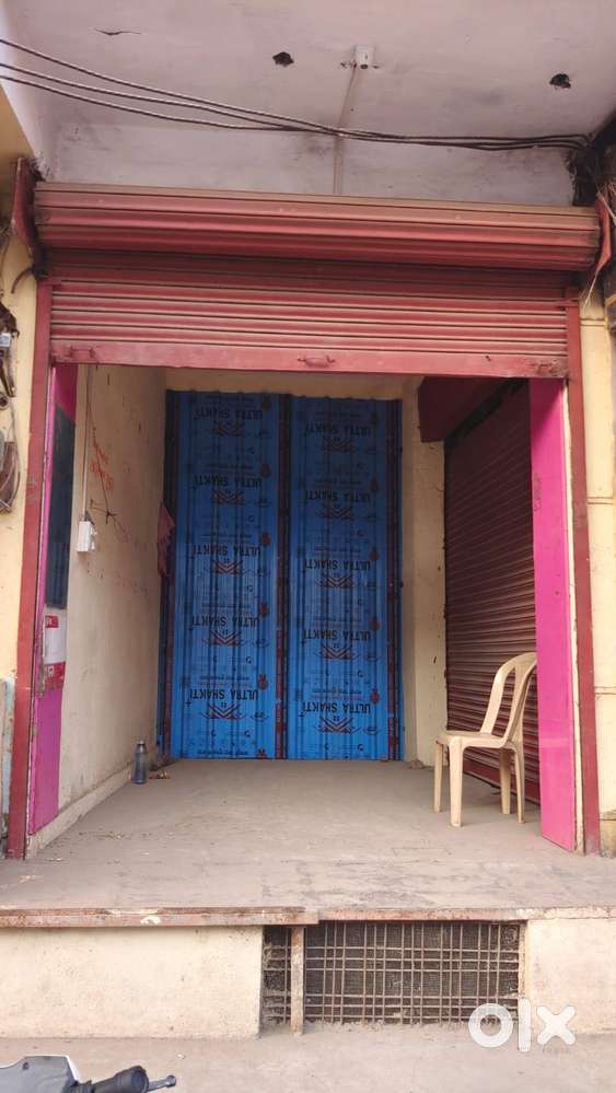 Shop for rent at main road, main marketet