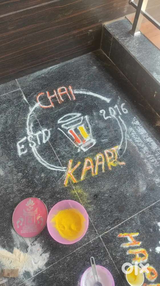 Cafe me ladke chahiye h