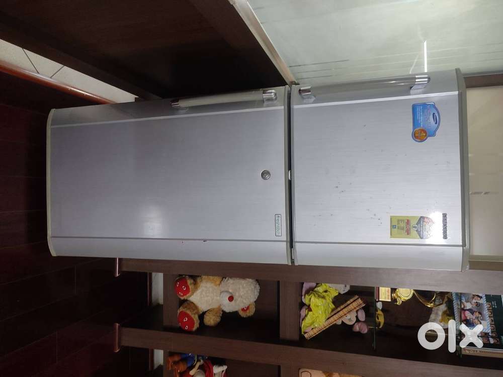 BRAND NEW FRIDGE (3 MONTH OLD)