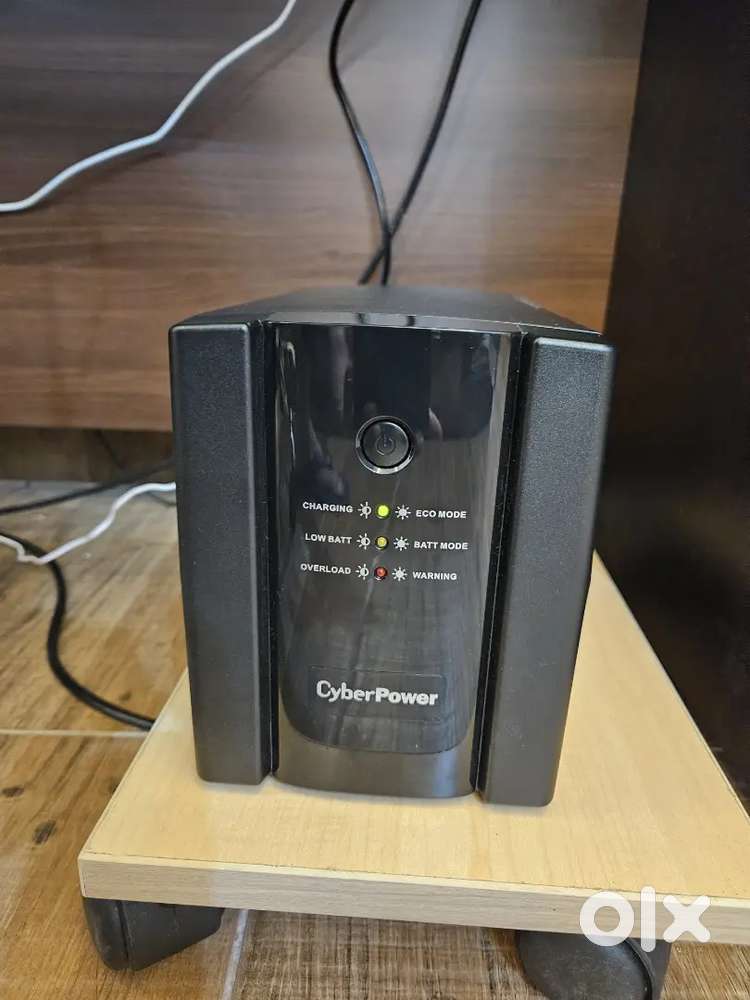 Cyberpower UT2200e UPS