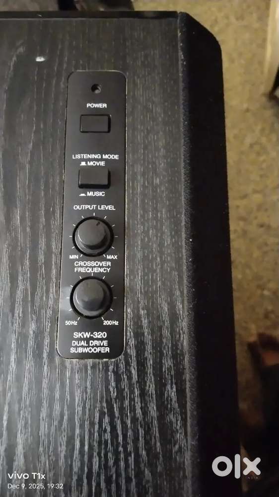 Onkyo active sub dual drive sub woofer model no SKW - 320 watts 128